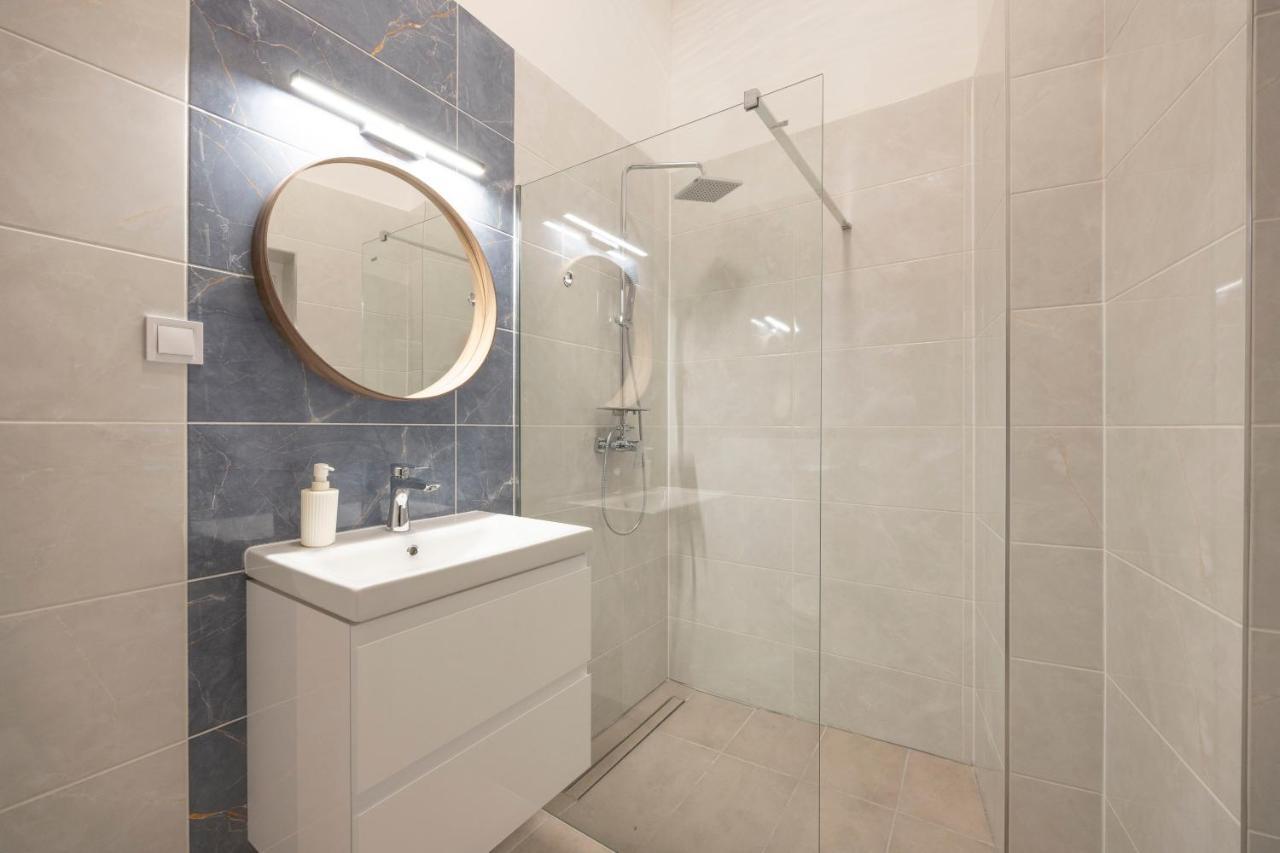 Luxurious Central Grand Home W/ 3Bedrm 2Bathrm Budapesta Exterior foto